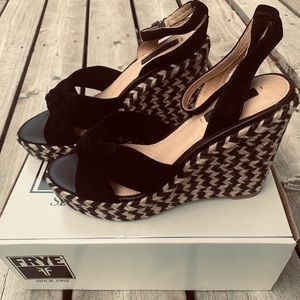 🎁Frye New With Box 7.5 Charlotte twist ankle